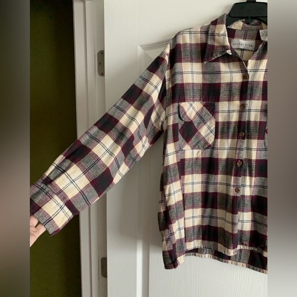 Plaid Flannel button up size Large - Picture 2 of 4